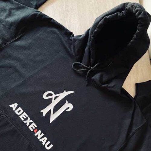 Hoodie personalizado con Adexe Nau