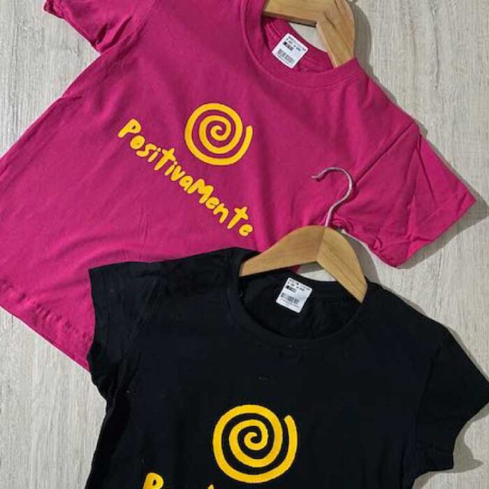 Camiseta de mujer estampada positivamente